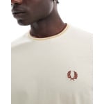 Бежевая футболка Fred Perry с двумя контрастными полосками - фото 3