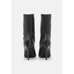 Ботильоны на каблуке Luxecurve Stuart Weitzman, черный - фото 4