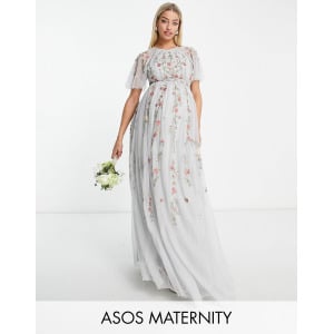 Голубое платье макси с цветочной вышивкой и украшением ASOS DESIGN Maternity Bridesmaid