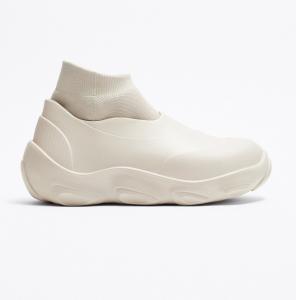Yeezy 700 zara 2025