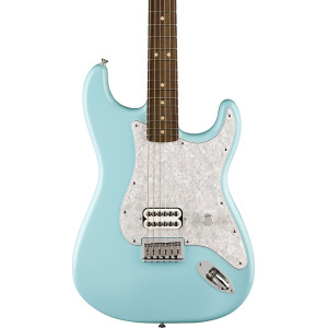 Электрогитара Fender Limited Edition Tom Delonge Stratocaster, Daphne Blue w/ Deluxe Gig Bag