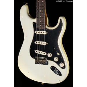 Fender Custom Shop Postmodern Strat Journeyman Relic, гриф из палисандра, Aged Olympic White (806) Custom Shop Postmodern Strat Journeyman Relic, Rosewood Fingerboard, (806)