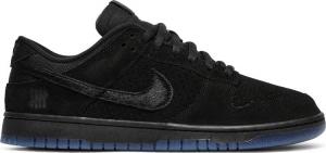Nike dunks undefeated top