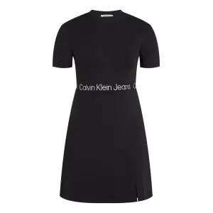 Приталенное платье Calvin Klein Jeans Plus "PLUS TAPE MILANO SS DRESS", больших размеров, с надписью-логотипом, цвет Ck Black