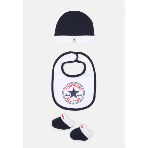 Шапка CHUCK INFANT HAT BIB BOOTIE SET Converse, цвет obsidian