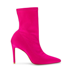 Ботильоны на шпильке с острым носком Stuart Weitzman, цвет Magenta