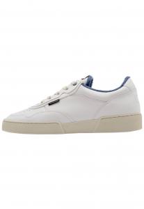 Ekn shoes shop