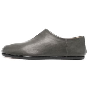 Туфли кожаные Maison Margiela Tabi Leather Babouche, серо-коричневый