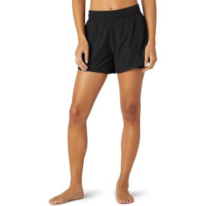 Шорты Beyond Yoga In Stride Lined Shorts, черный