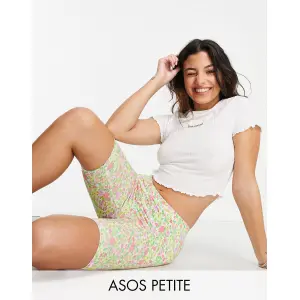 Белая приталенная футболка в рубчик с салатовым краем ASOS DESIGN Petite