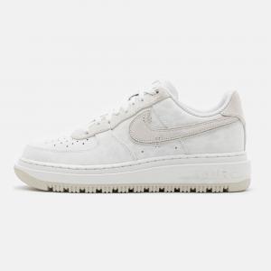 Nike air force 1 sales triple white