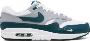 Nike air max lv8 sales