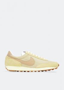 Nike daybreak yellow store
