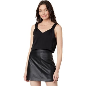 Майка Vince Camuto Sleeveless Ruffle Strap Rumple Tank, цвет Rich Black