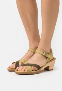 El naturalista pas cher new arrivals