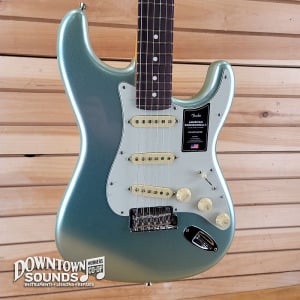 Электрогитара Fender American Professional II Stratocaster with Fender Deluxe Molded Hard Case - Mystic Surf Green