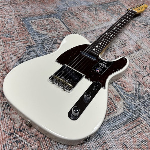 Электрогитара Fender American Professional II Telecaster with Rosewood Fretboard Olympic White W/ Case