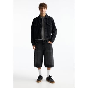 Джинсовые шорты STWD SKATER BERMUDA PULL&BEAR, черный