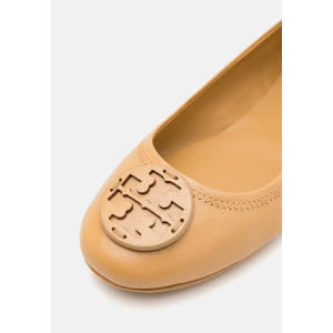 Балетки MINNIE TRAVEL BALLET Tory Burch, кремовый