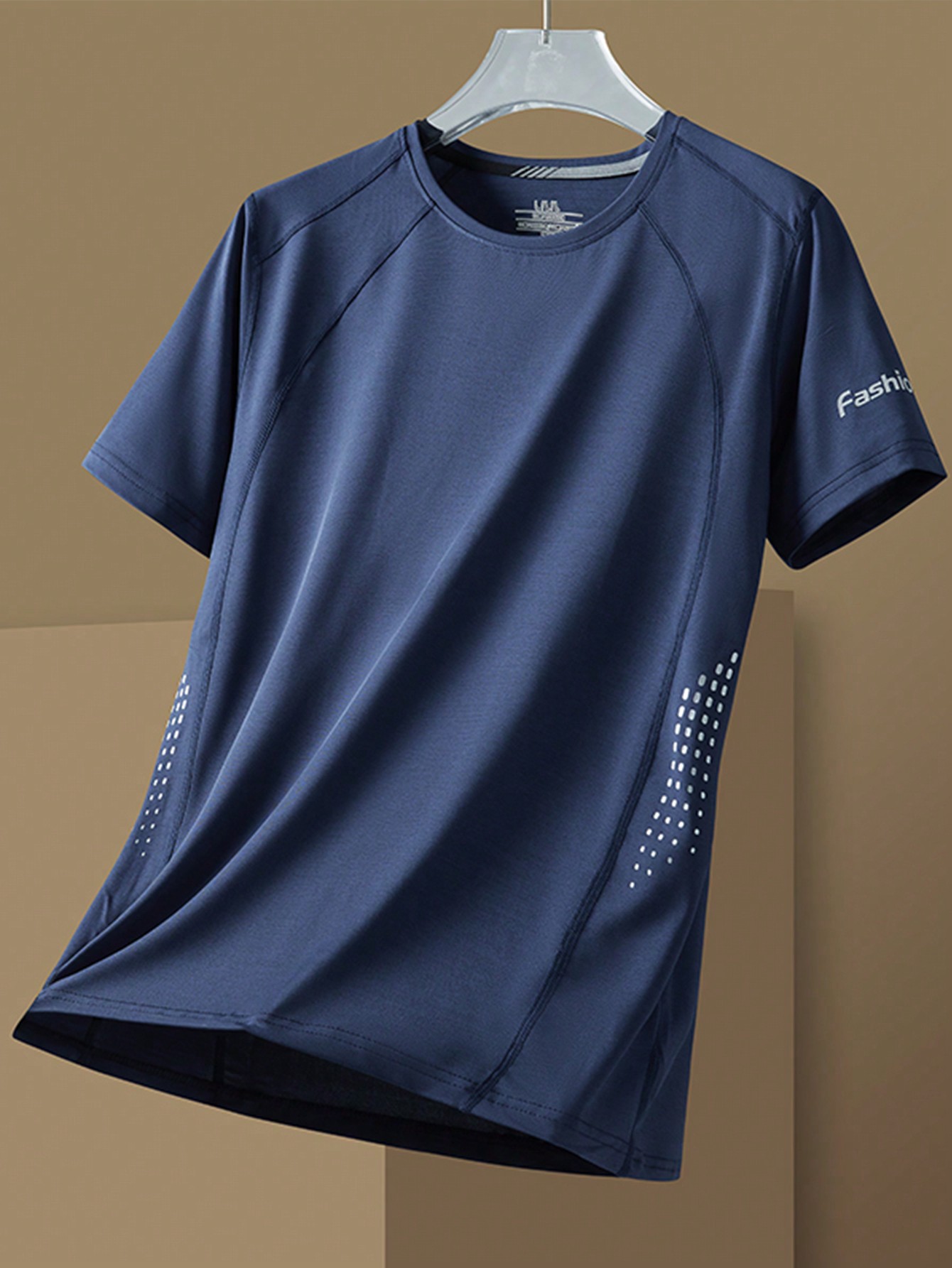 цена Мужская повседневная спортивная быстросохнущая футболка с коротким рукавом с буквенным принтом, темно-синий