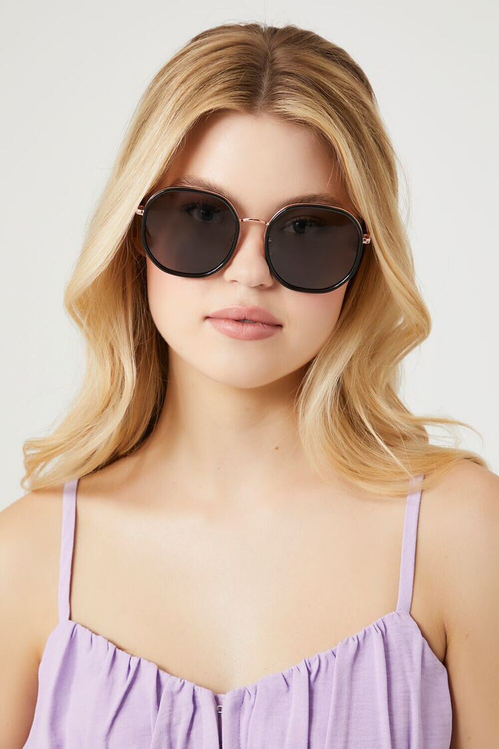 

Тонированные круглые солнцезащитные очки Forever 21, черный
