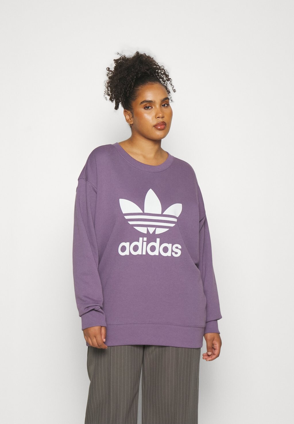 

Толстовка adidas Originals CREW, цвет shadow violet