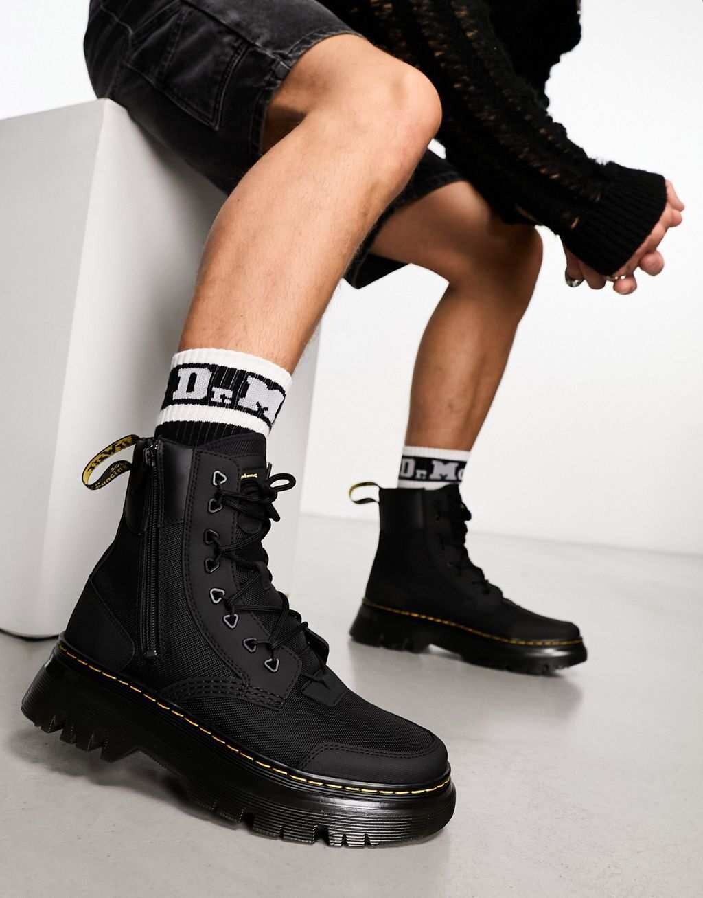 

Черные кожаные ботинки на молнии с 8 люверсами Dr Martens Tarik, Черный
