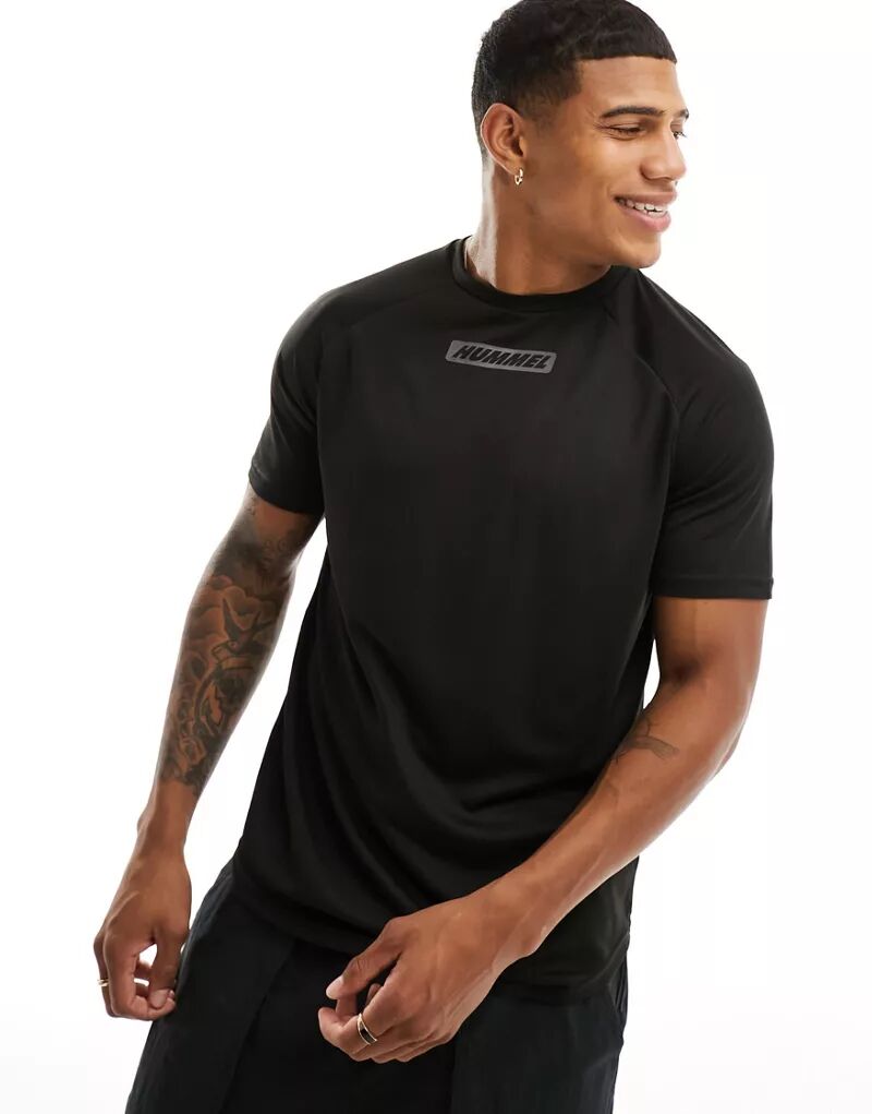 Черная сетчатая спортивная футболка Hummel