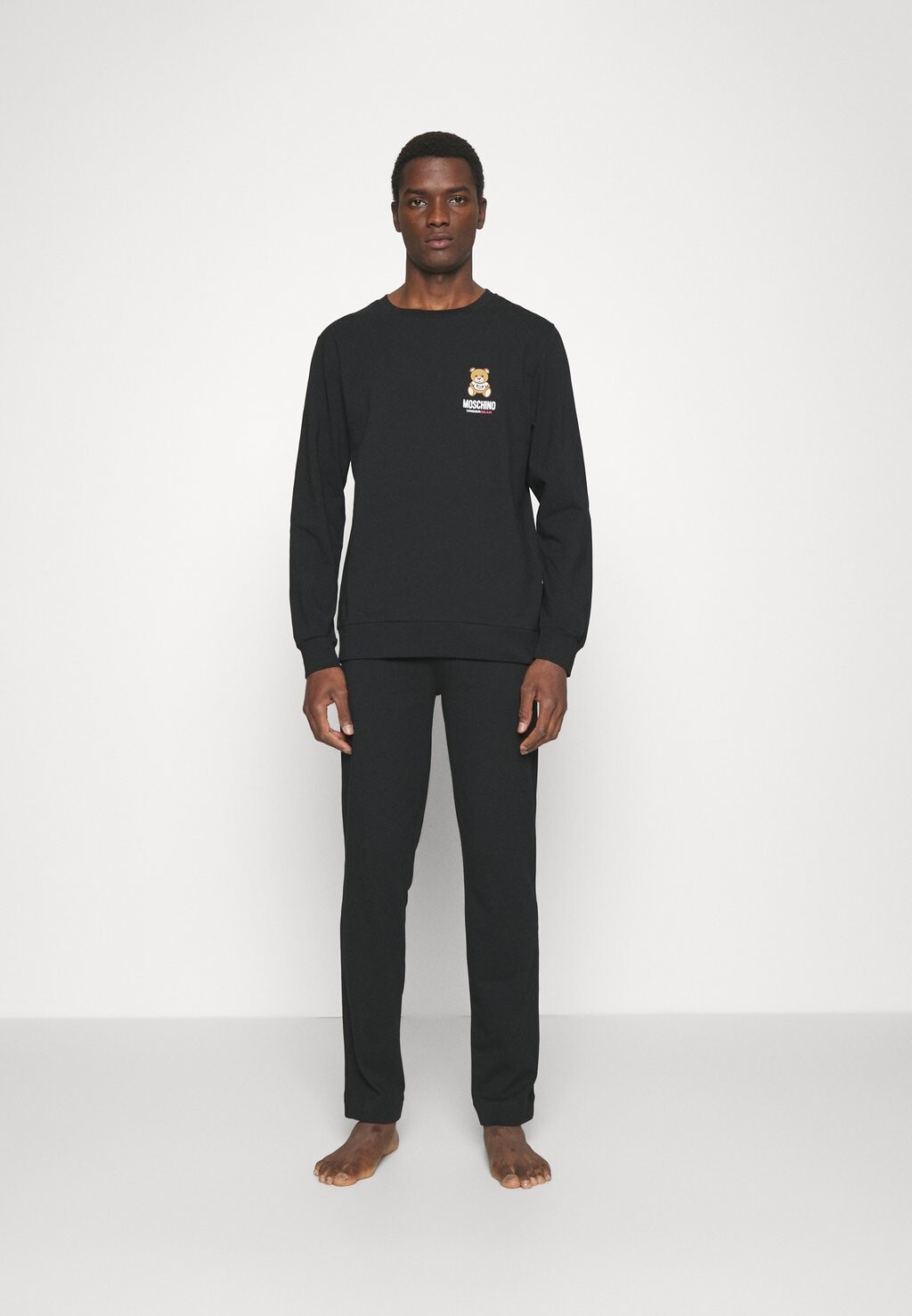 

Пижама ДЛИННЫЙ КОМПЛЕКТ Moschino, черный