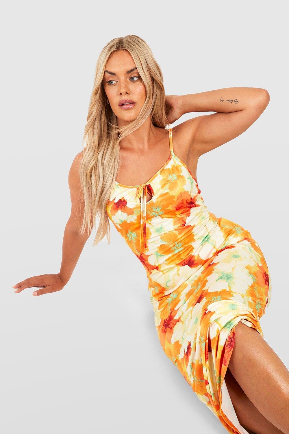 

Трикотажное платье плюс из джерси с принтом и завязкой из замочной калени Boohoo, оранжевый