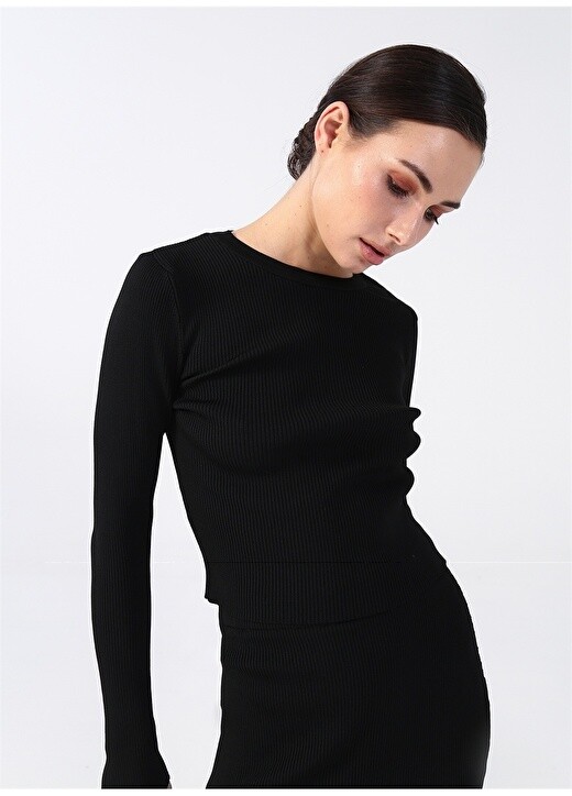 

Однотонный черный женский свитер с круглым вырезом Black On Black