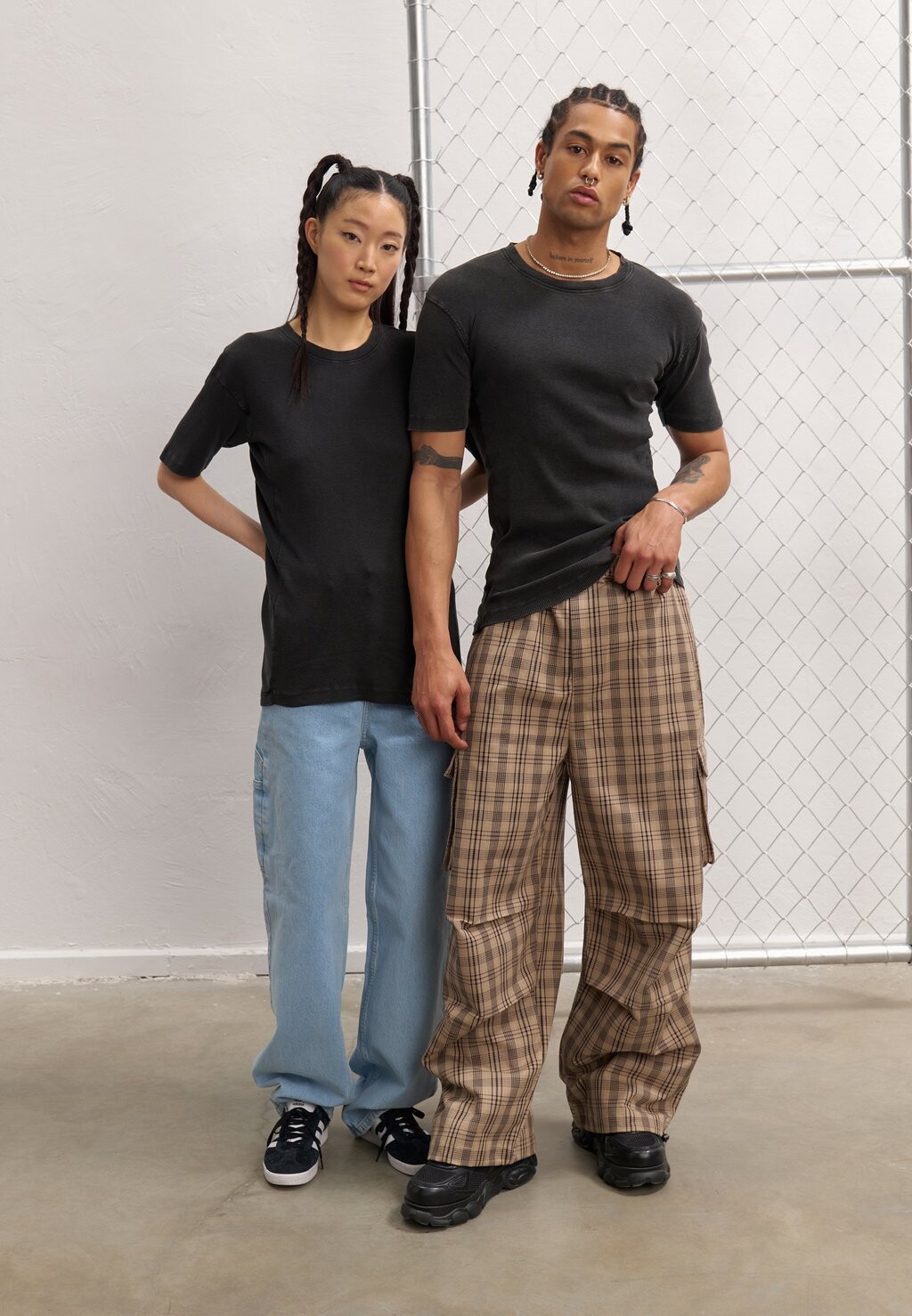 

Базовая футболка Unisex YOURTURN, темно-серая