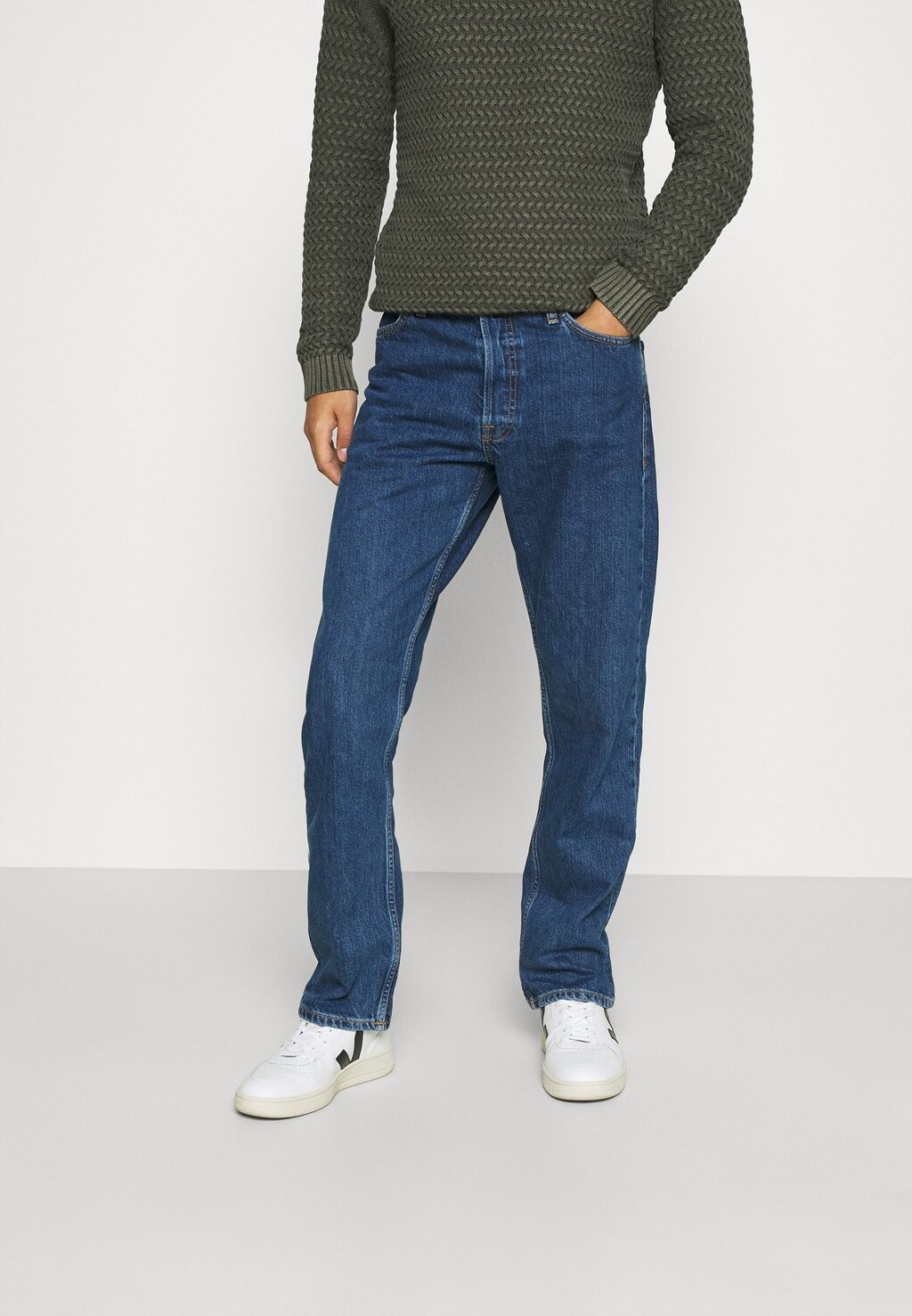 

Джинсы прямого кроя Jack & Jones