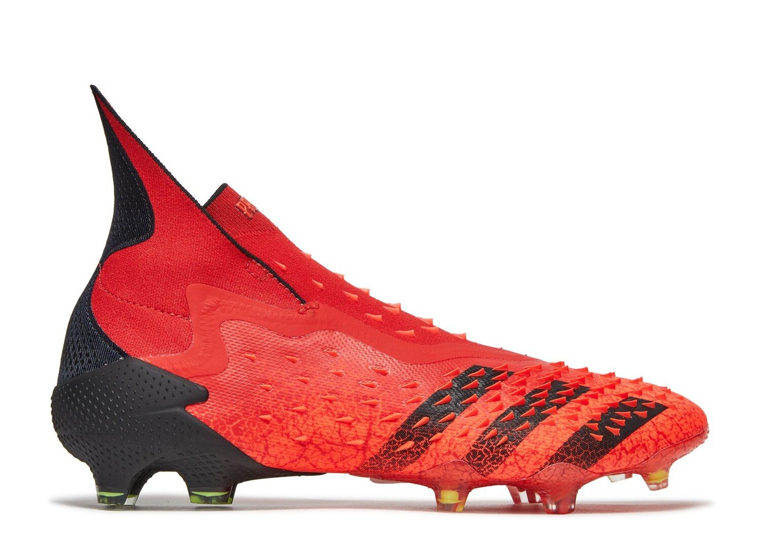 

Кроссовки adidas Predator Freak+ Fg 'Demonskin - Solar Red', красный