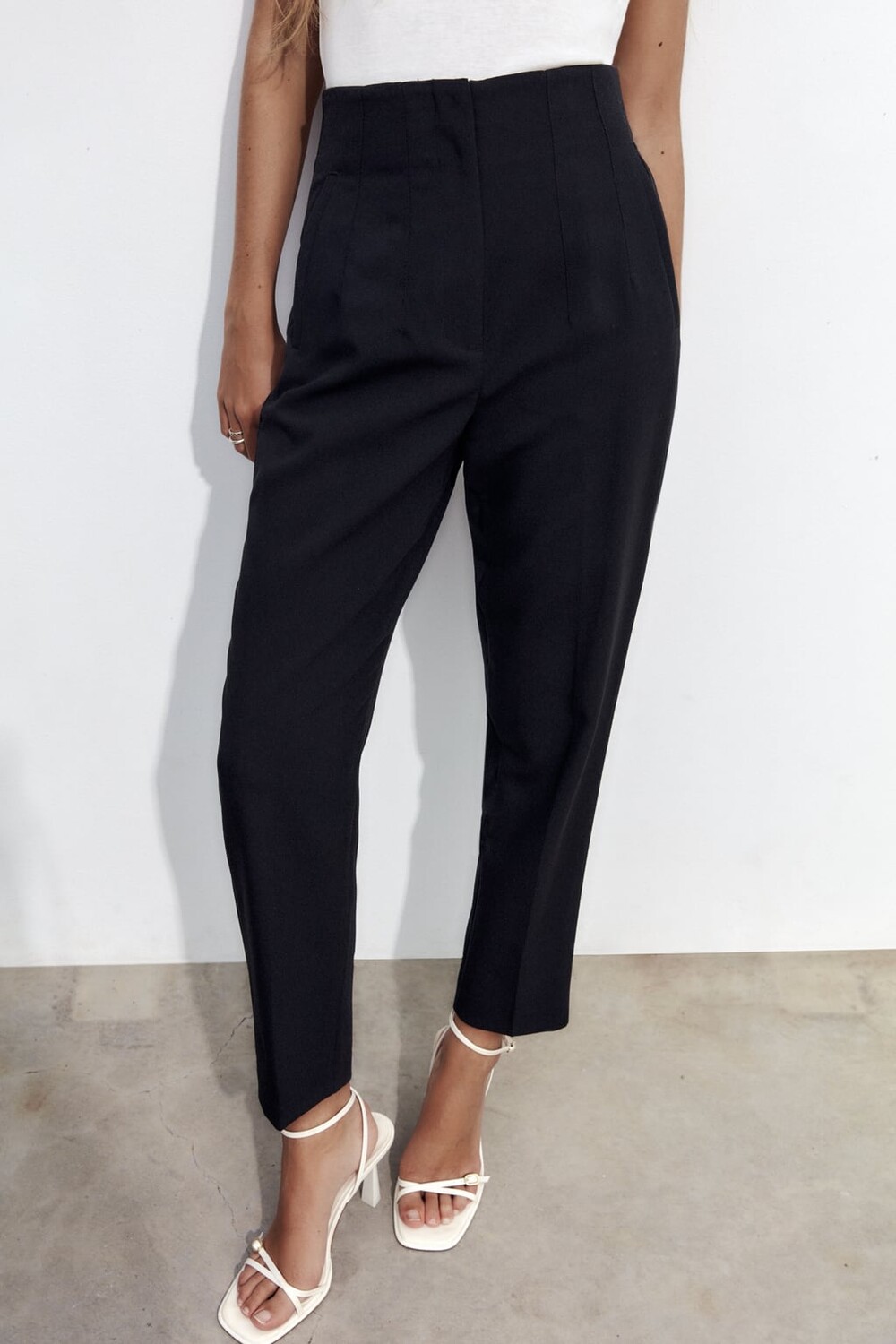 

Брюки с высокой талией ZARA, черный