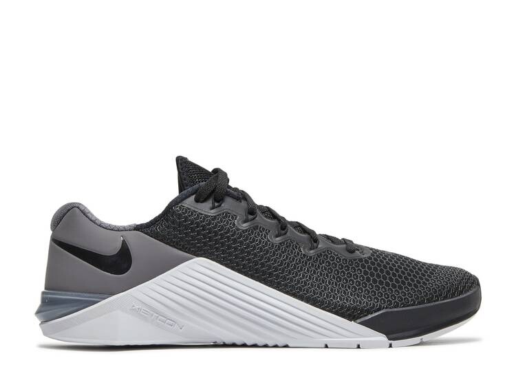 

Кроссовки Nike METCON 5 'BLACK GUNSMOKE', черный