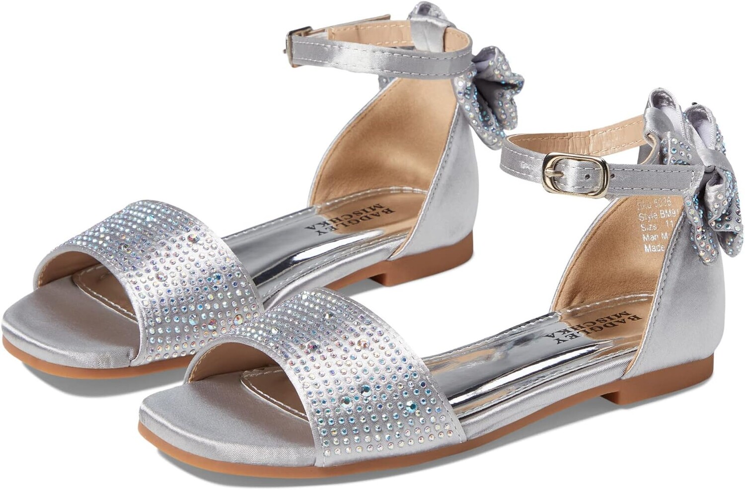 

Сандалии на плоской подошве Ericka Flat Studded Sandal Badgley Mischka, цвет Silver