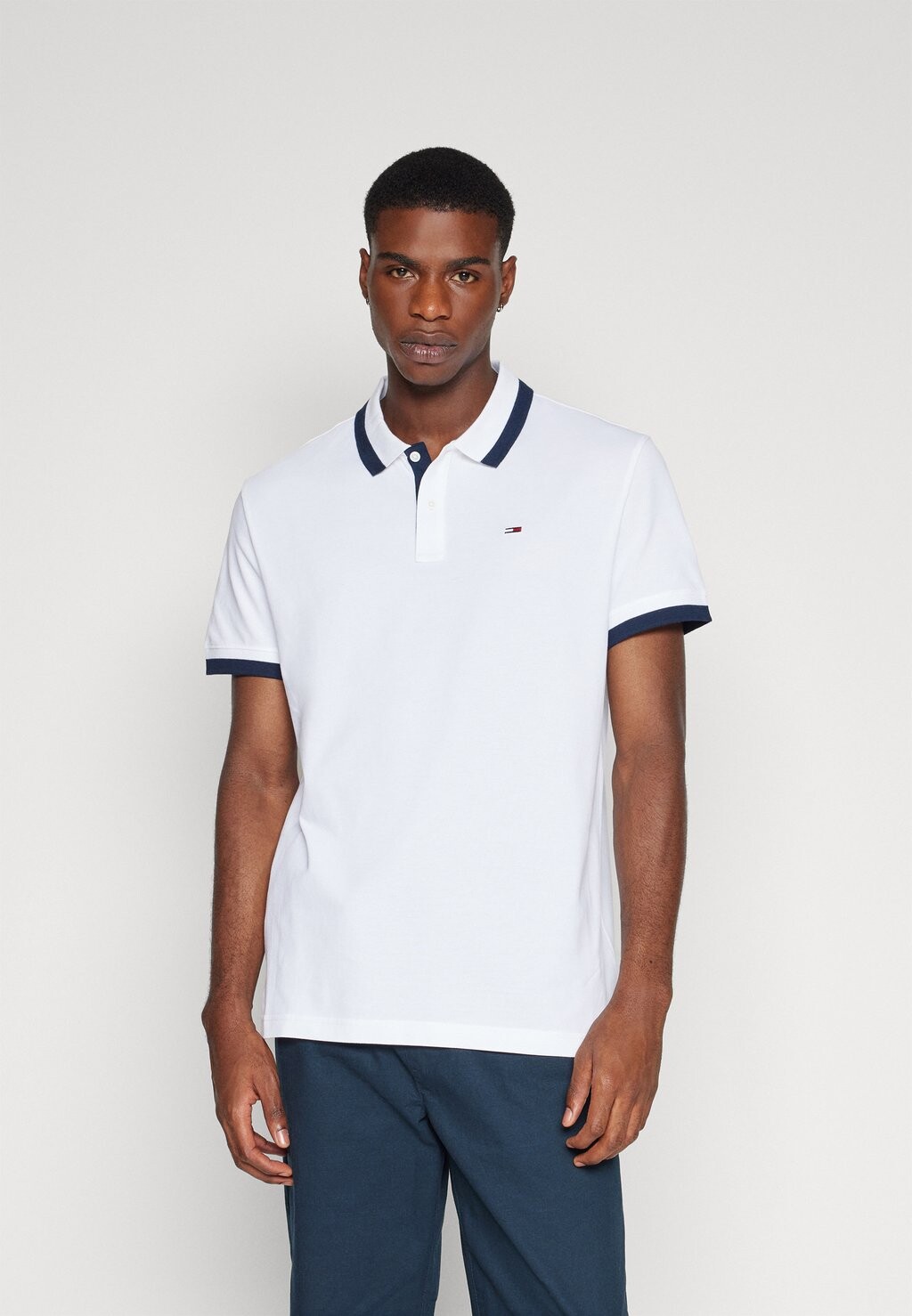 

Поло ПОЛО SOLID TIPPED Tommy Jeans, белый