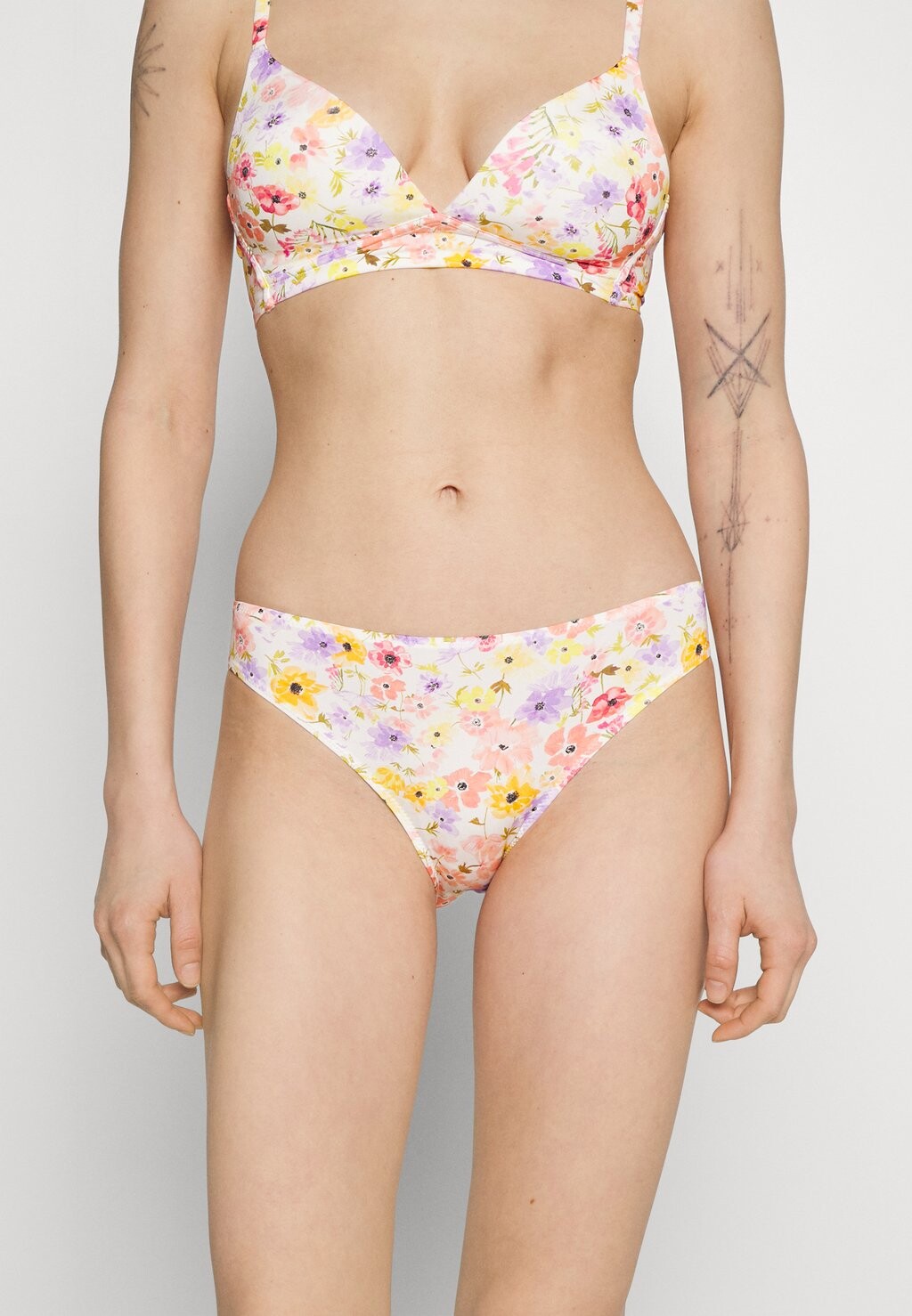 

Трусы Esprit, фиолетовый