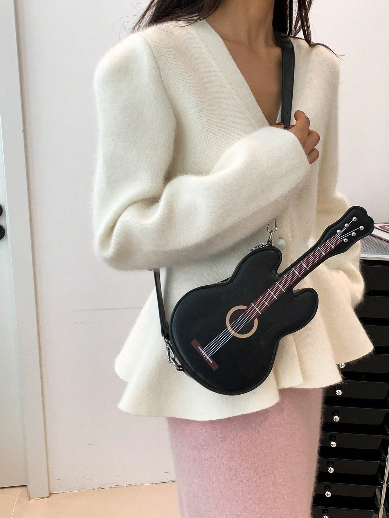 Новое поступление женская сумка через плечо с гитарой в темном стиле, черный водонепроницаемая модная черная прошитая сумка через плечо черный
