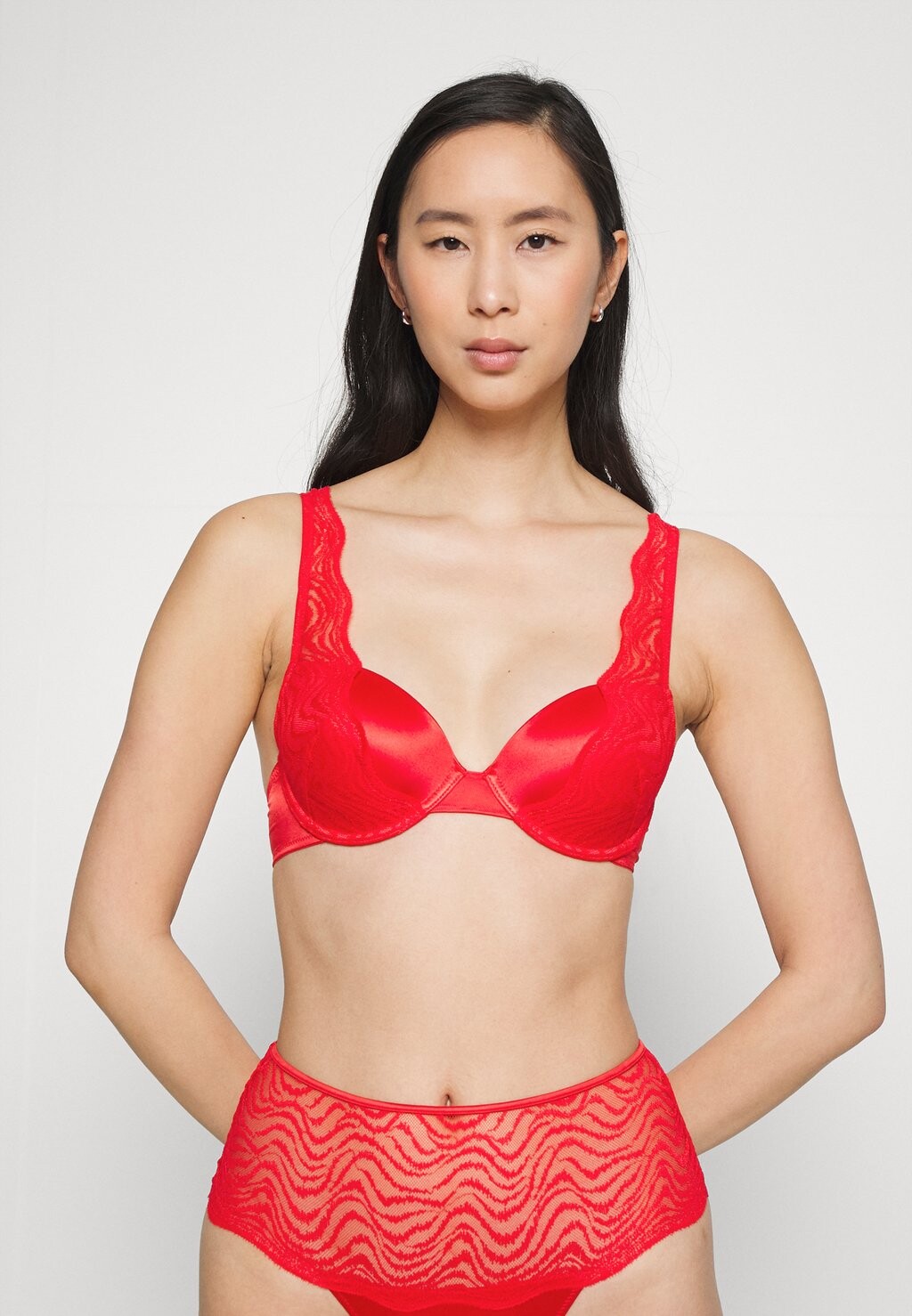

Бюстгальтер на косточках Esprit, красный