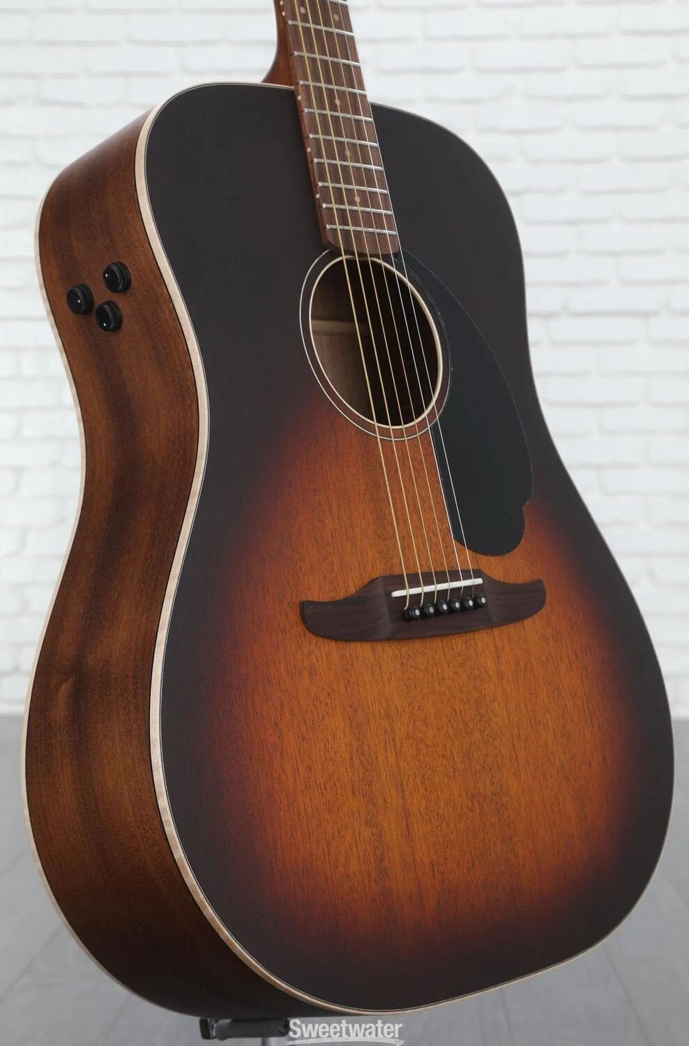 

Новая акусто-электрическая гитара Fender Redondo Special — Honey Burst