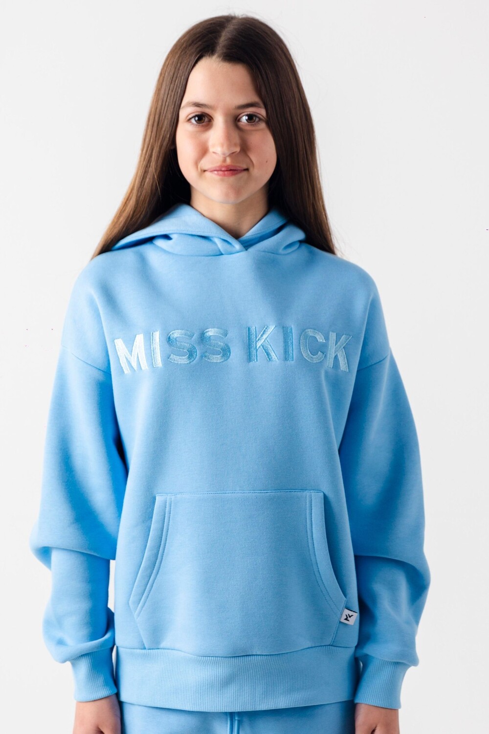 

Толстовка Leah для девочек черного цвета с вышивкой Miss Kick, синий