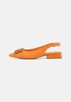 Балетки с ремешком на каблуке Alma En Pena, оранжевый