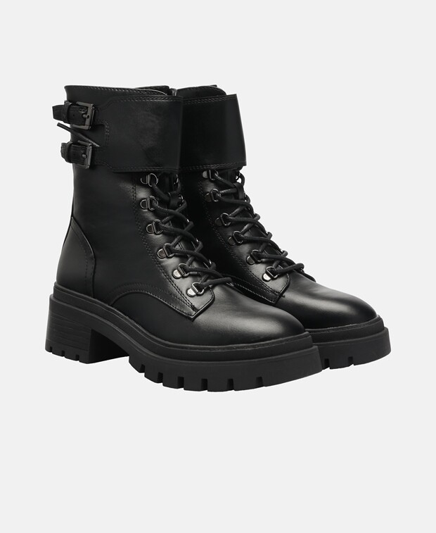 

Ботинки на шнуровке Nine West, черный