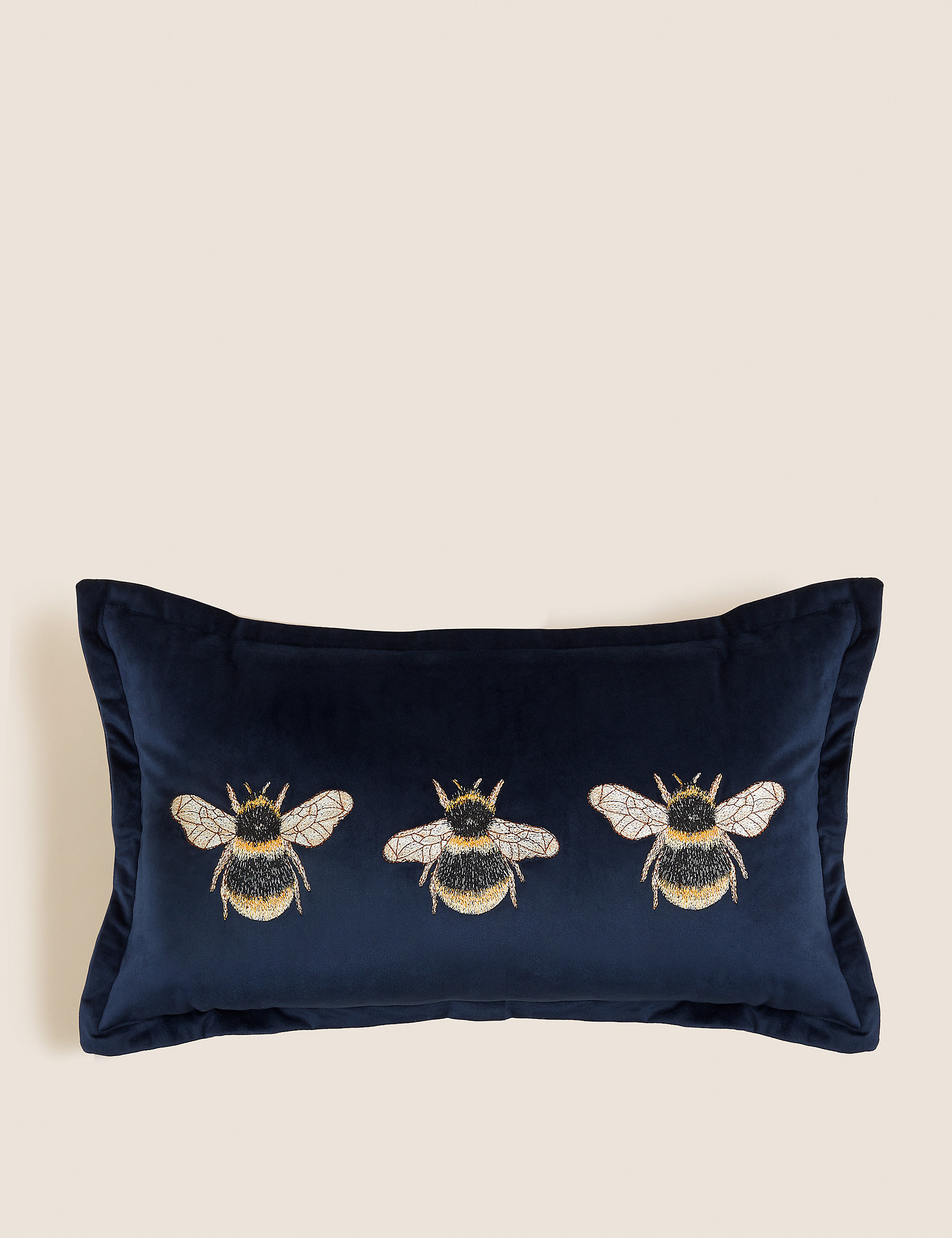 Бархатная подушка-подушка с вышивкой пчелы Marks & Spencer