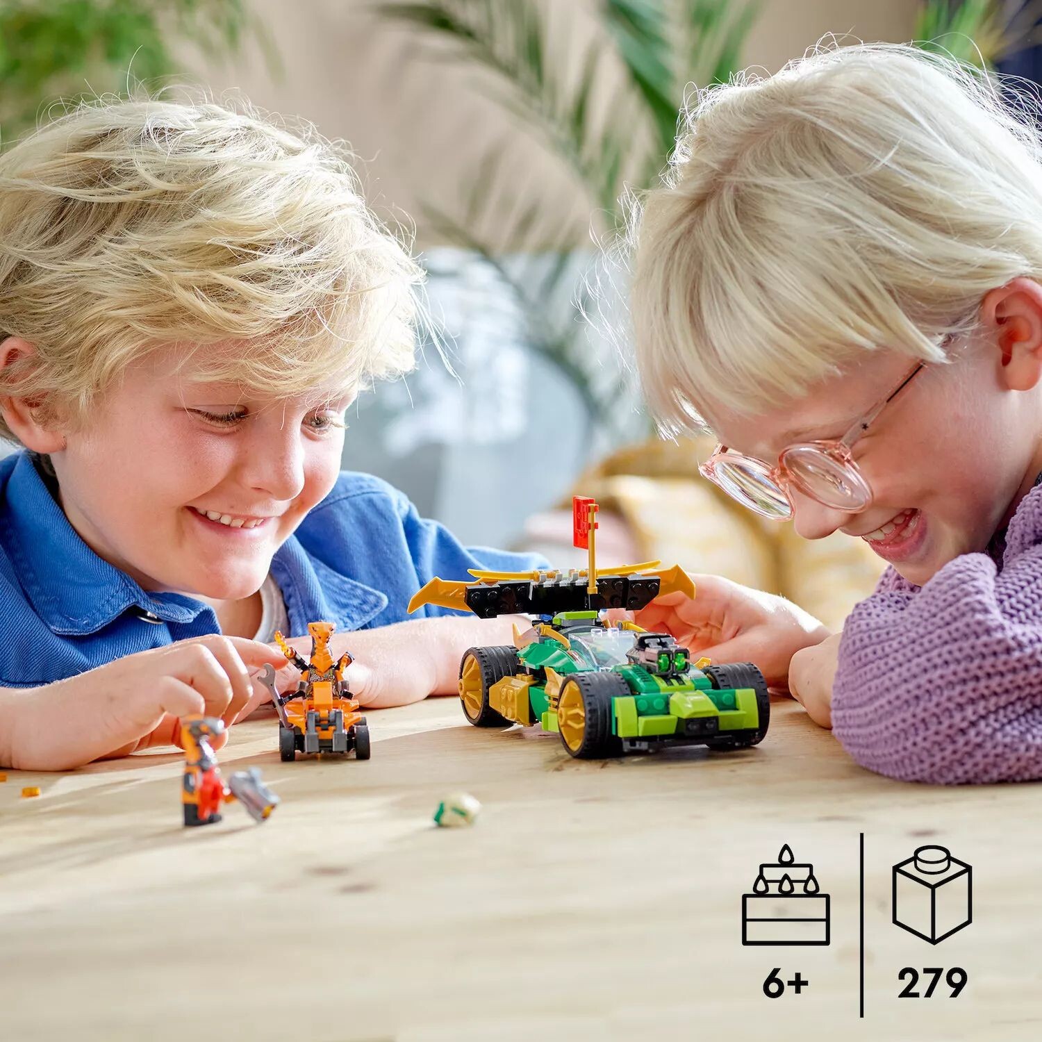 

Конструктор LEGO NINJAGO Lloyd's Race Car EVO 71763 (279 деталей) LEGO