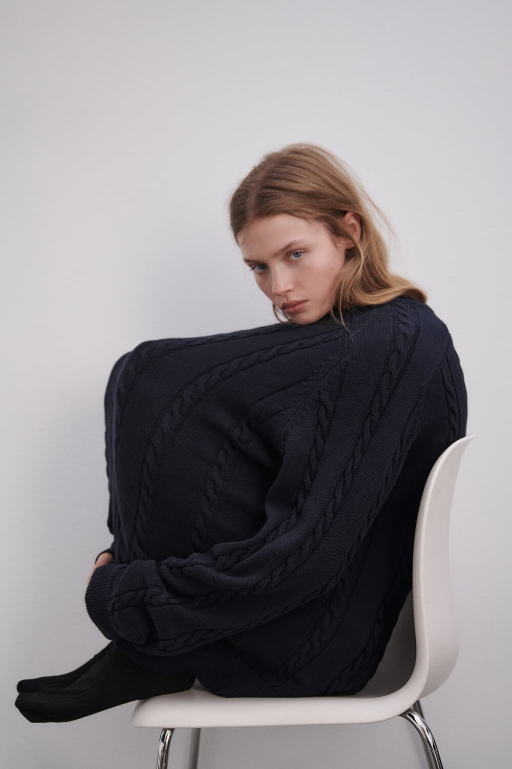 

Свитер вязанной вязки ZARA, темно-синий
