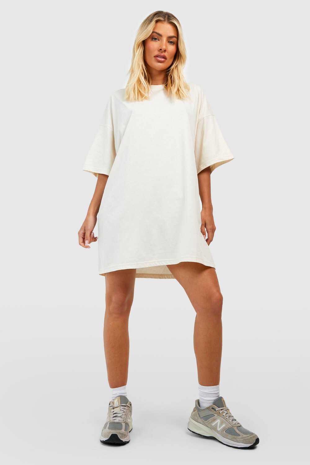 

Платье-футболка супер оверсайз Boohoo, серый