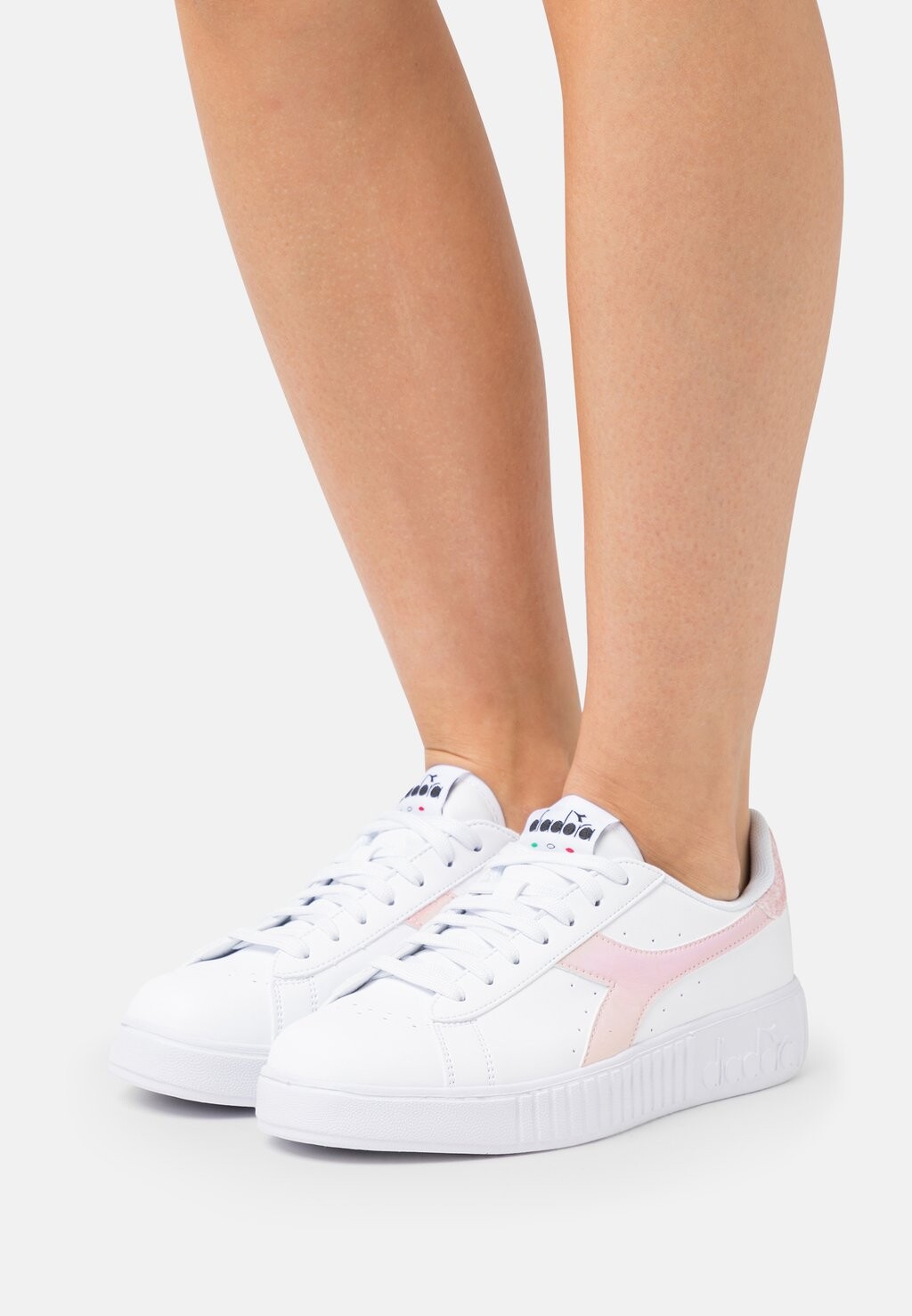 

Кроссовки Diadora